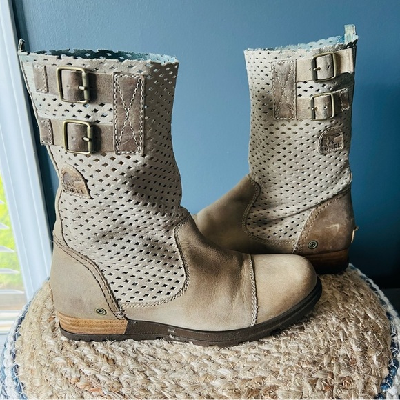 Sorel Major Pull On Distressed Leather Boots - Picture 1 of 13